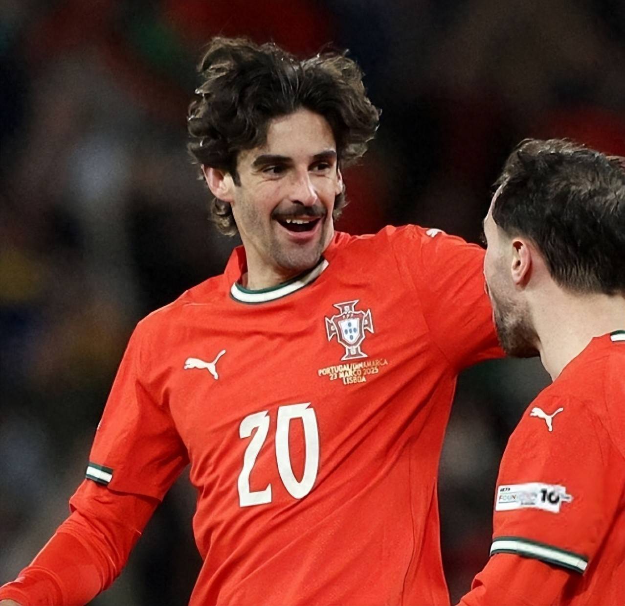 九游体育app-赛后葡萄牙体育外线爆发：NBA季后赛节点到来，气氛紧张，年轻球员得到机会的简单介绍