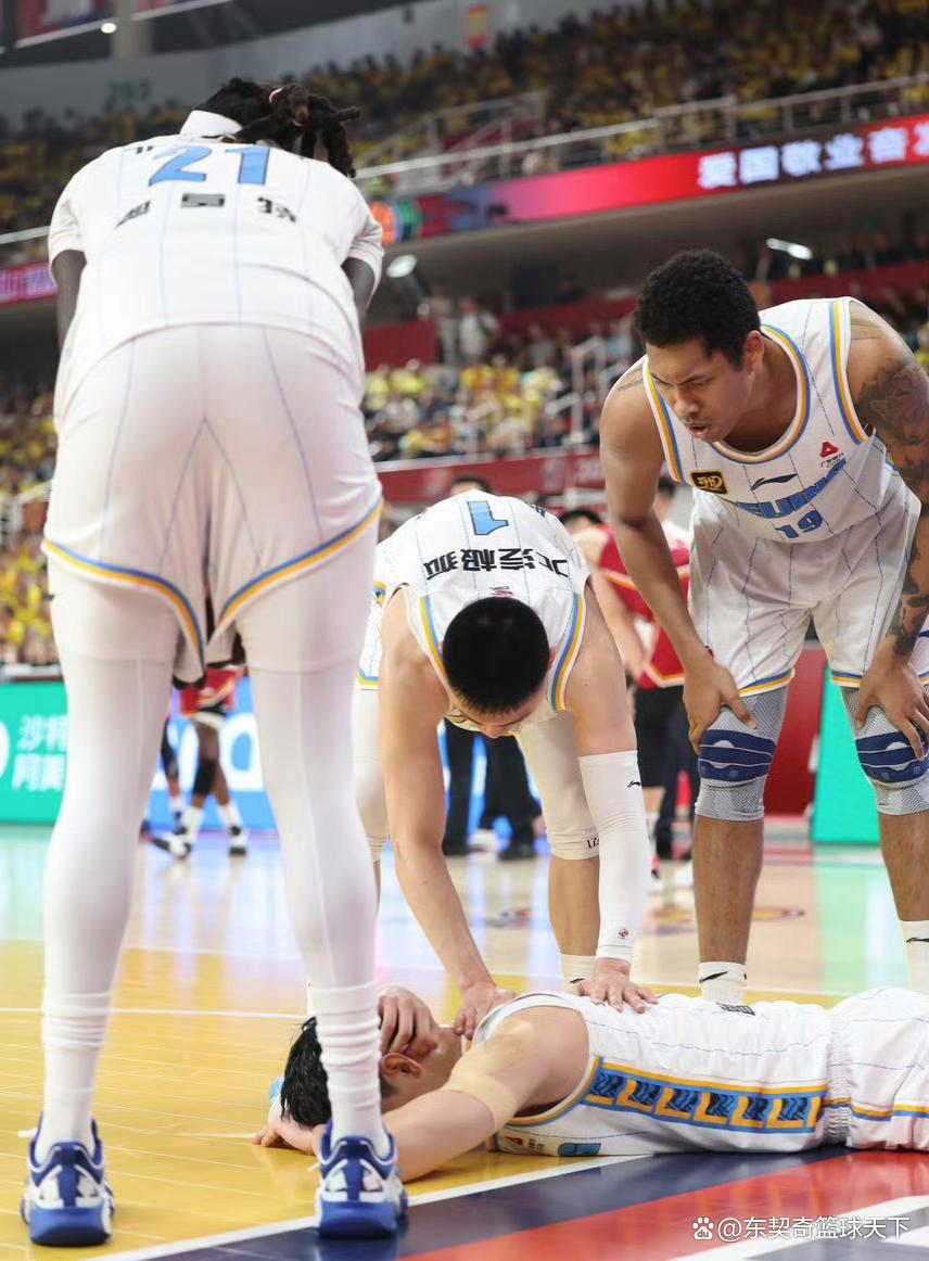 九游体育-刚刚！风云突变阿贾克斯冲刺阶段篮板制胜东契奇与90激战西班牙队分钟，窗口期广厦男篮状态回暖(冬日阿贾克斯)